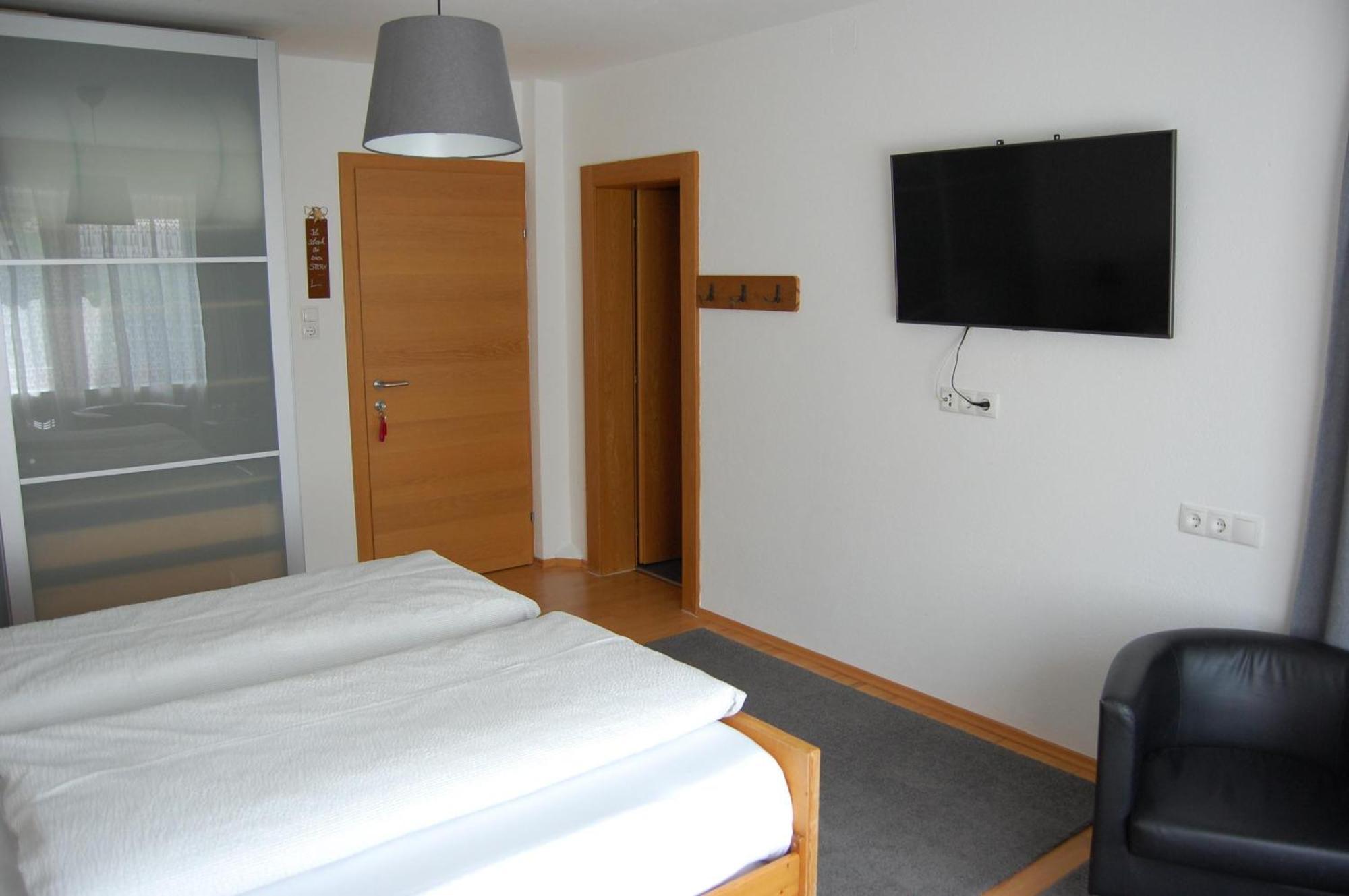 Haus Hager Bed & Breakfast Шлитерс Екстериор снимка