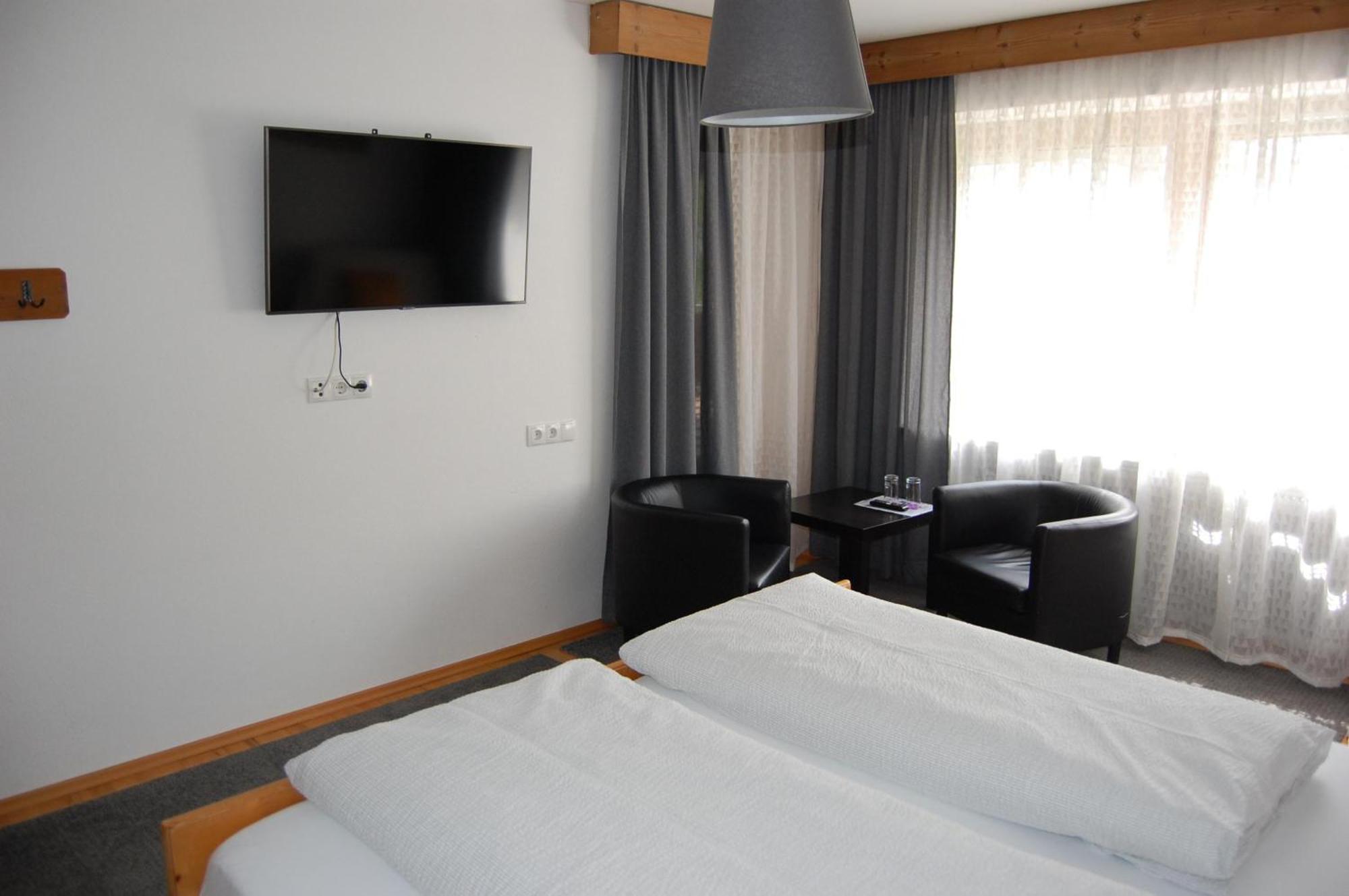 Haus Hager Bed & Breakfast Шлитерс Екстериор снимка